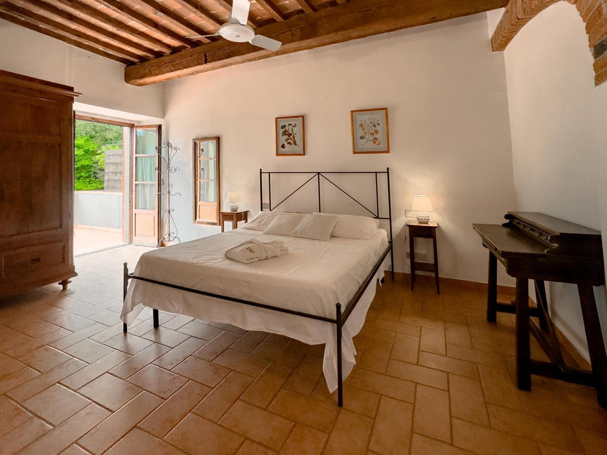 La Ferriera Exclusive Resort - Pool & Waterfall Loro Ciuffenna Bagian luar foto