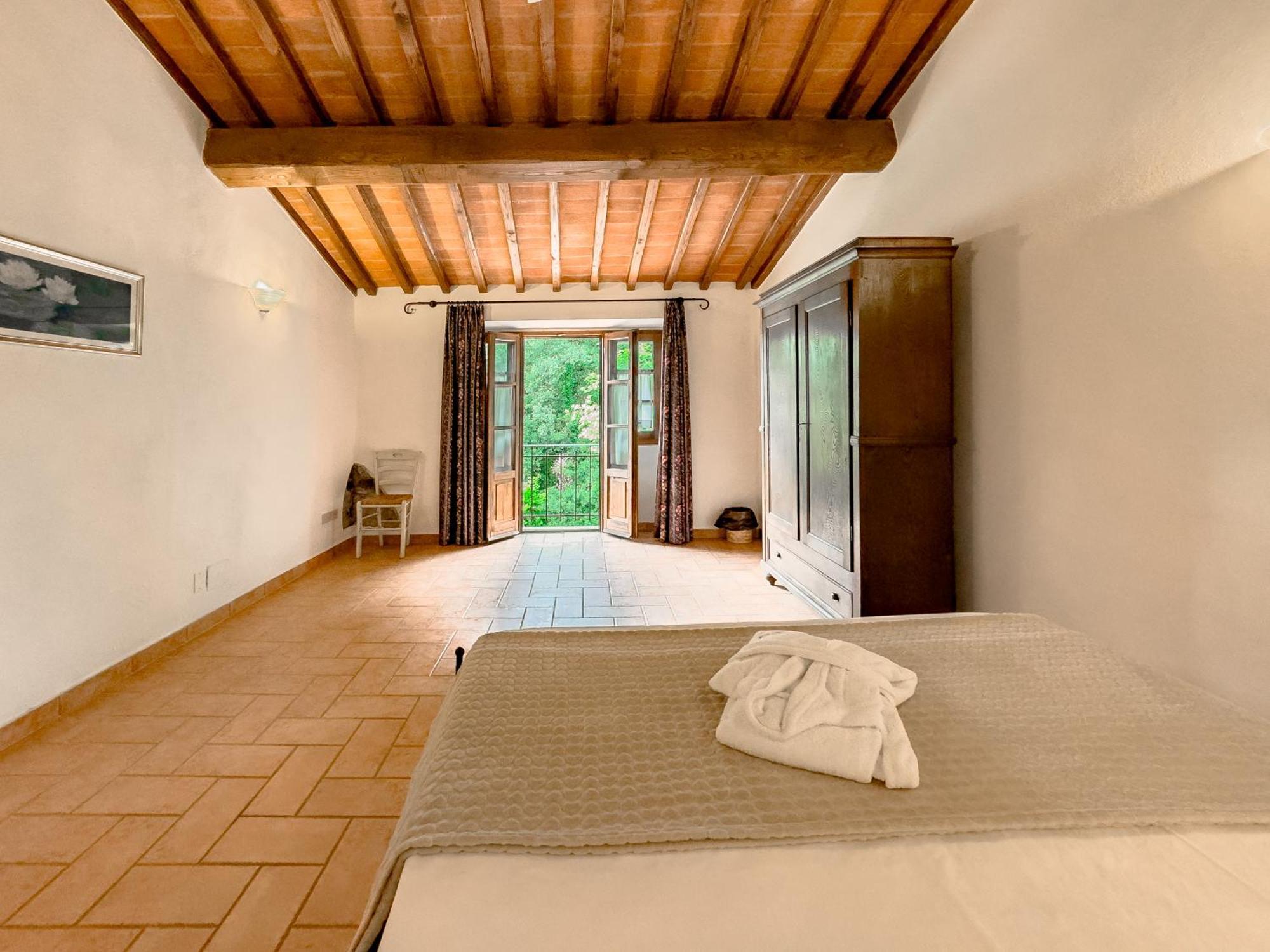 La Ferriera Exclusive Resort - Pool & Waterfall Loro Ciuffenna Bagian luar foto