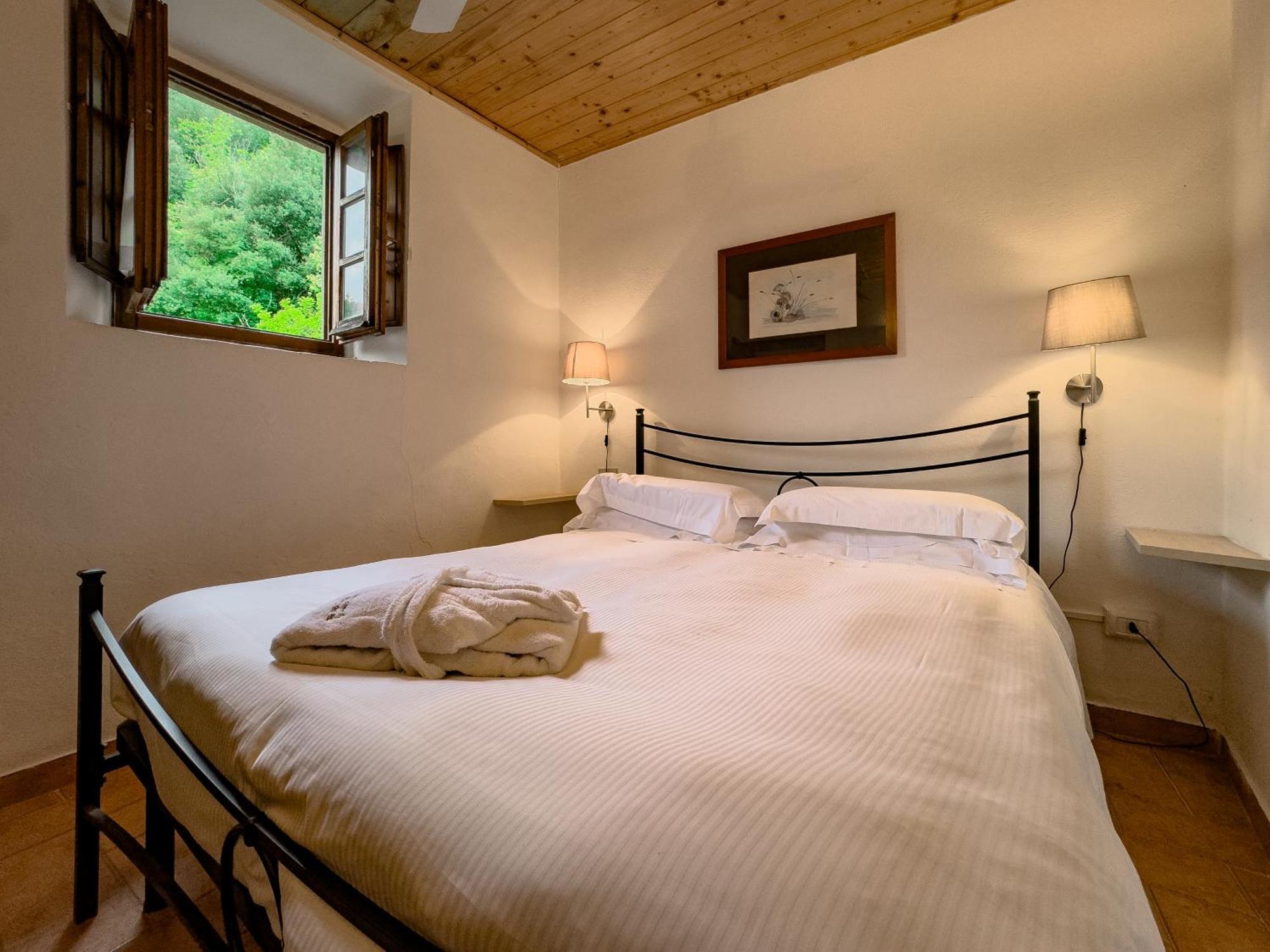 La Ferriera Exclusive Resort - Pool & Waterfall Loro Ciuffenna Bagian luar foto
