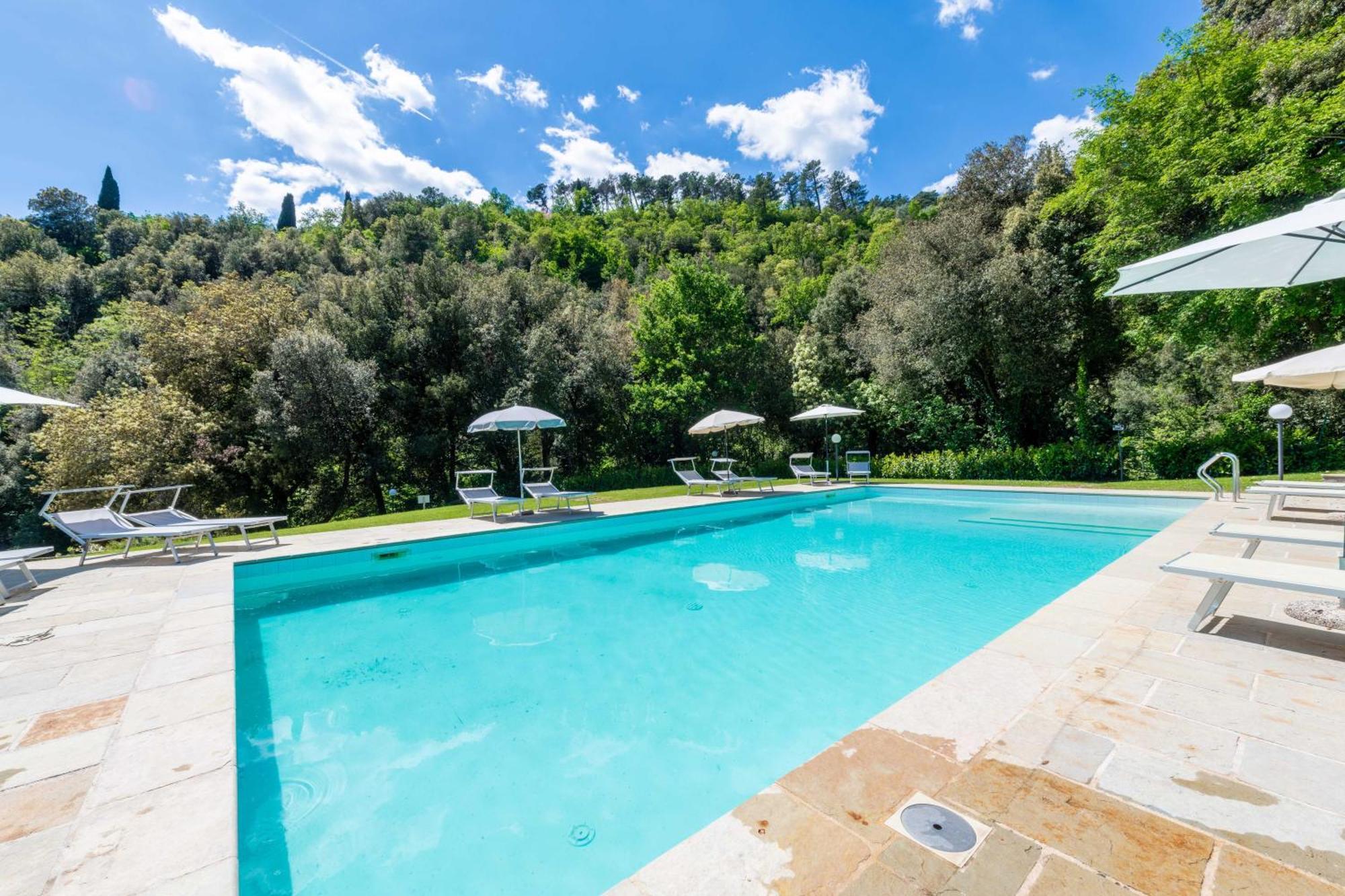La Ferriera Exclusive Resort - Pool & Waterfall Loro Ciuffenna Bagian luar foto
