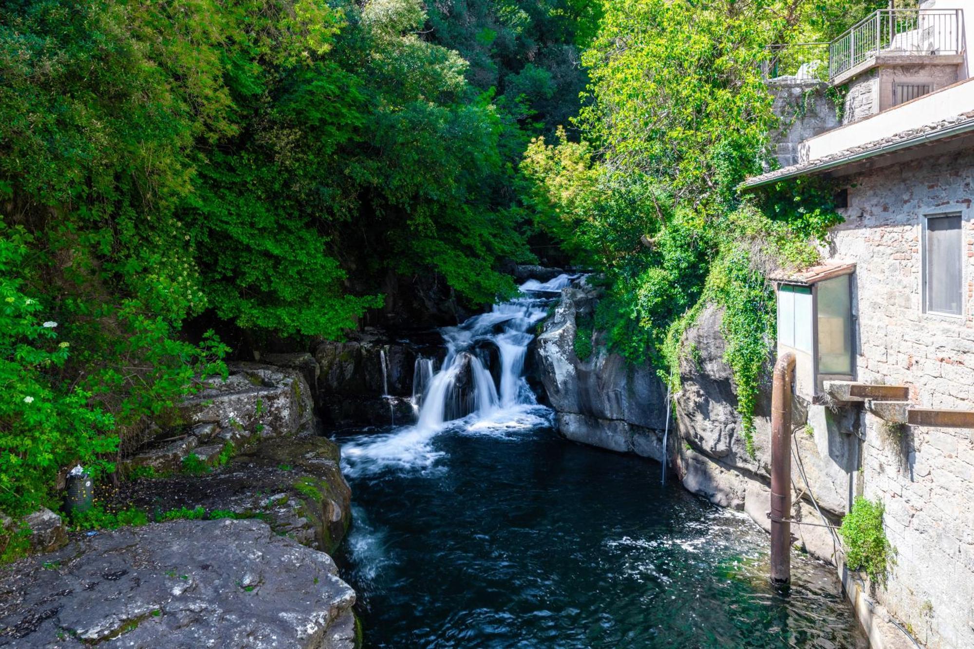 La Ferriera Exclusive Resort - Pool & Waterfall Loro Ciuffenna Bagian luar foto