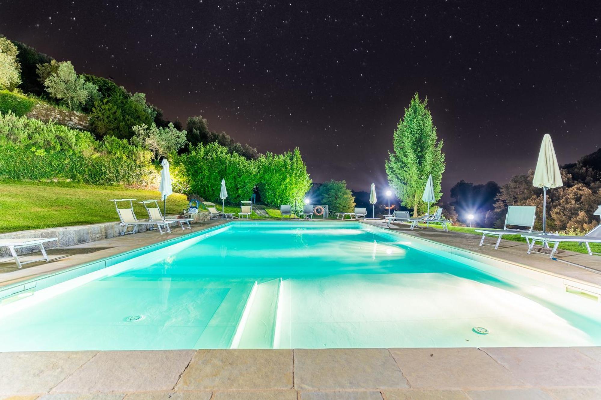 La Ferriera Exclusive Resort - Pool & Waterfall Loro Ciuffenna Bagian luar foto