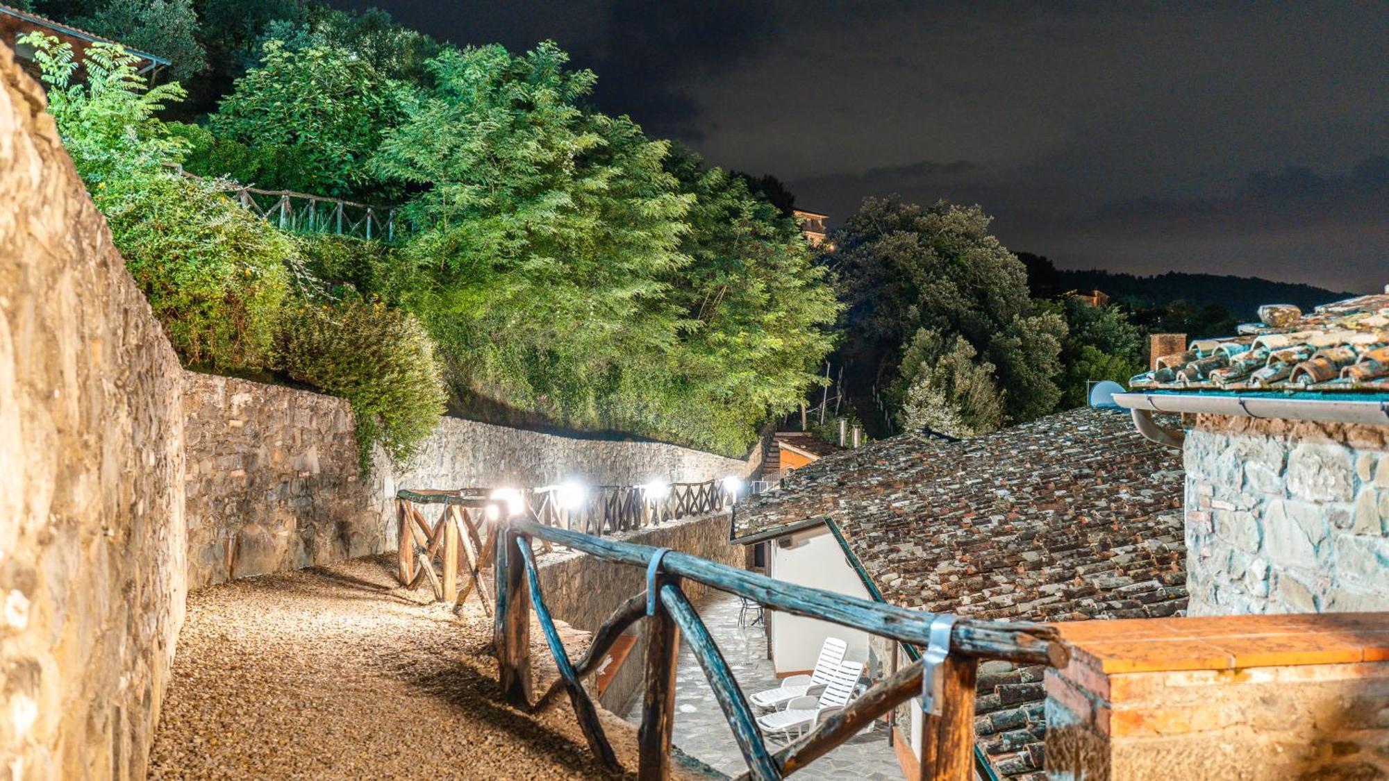 La Ferriera Exclusive Resort - Pool & Waterfall Loro Ciuffenna Bagian luar foto